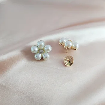 Korejská Imitace Pearl Korálky Brož Stříbrné Barvy Svatební Brože Květina Petal Límec Oblékat Hidžáb Kolíky Módní Šperky Dárek Obrázek